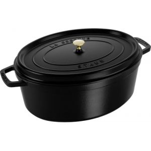 Ovale Cocotte aus Gusseisen von Staub